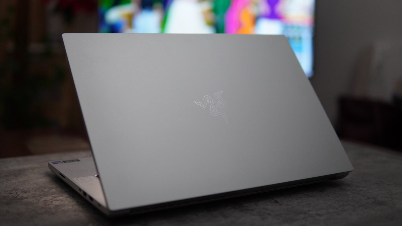 Razer 16 Razer Blade 16 Gaming Laptop (Mercury White)