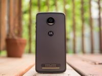 Watch: Unboxing the new Moto Z2 Play
