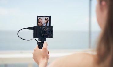 Sony launches World’s Smallest Zoom Camera in UAE