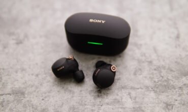 Review: Sony WF-1000XM4 Wireless Noise-Cancelling Earbuds