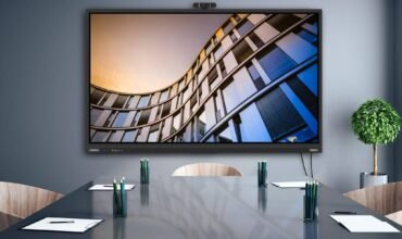 Lenovo announces a new range of ThinkVision large format displays (LFD) for CES 2022