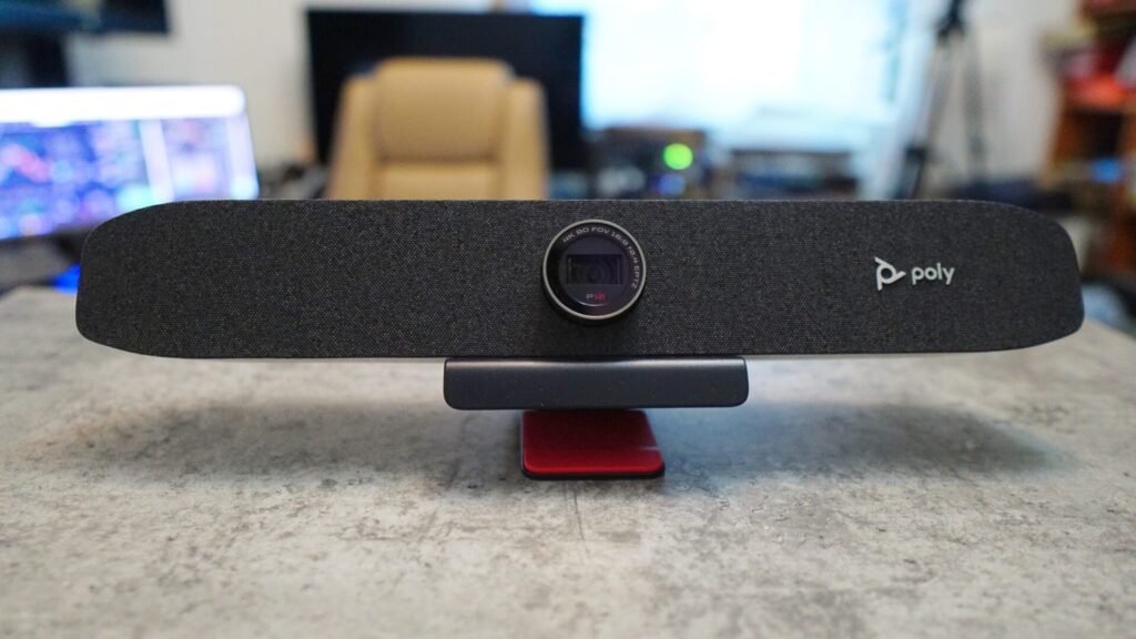 Review Poly Studio P15 Personal Video Bar