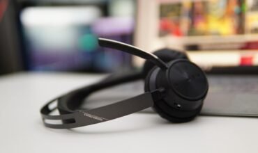 Review: Poly Voyager Focus 2 Stereo Bluetooth Headset