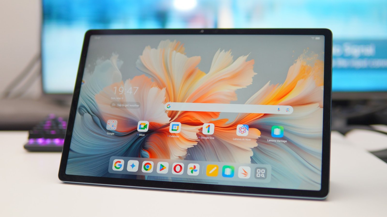 Review: Lenovo Yoga Tab Plus (2025)