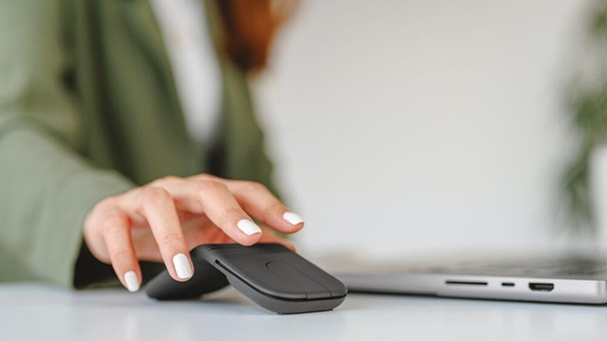 Logitech First Mouse Logitech launches its first ultra-portable foldable mouse - Review ...